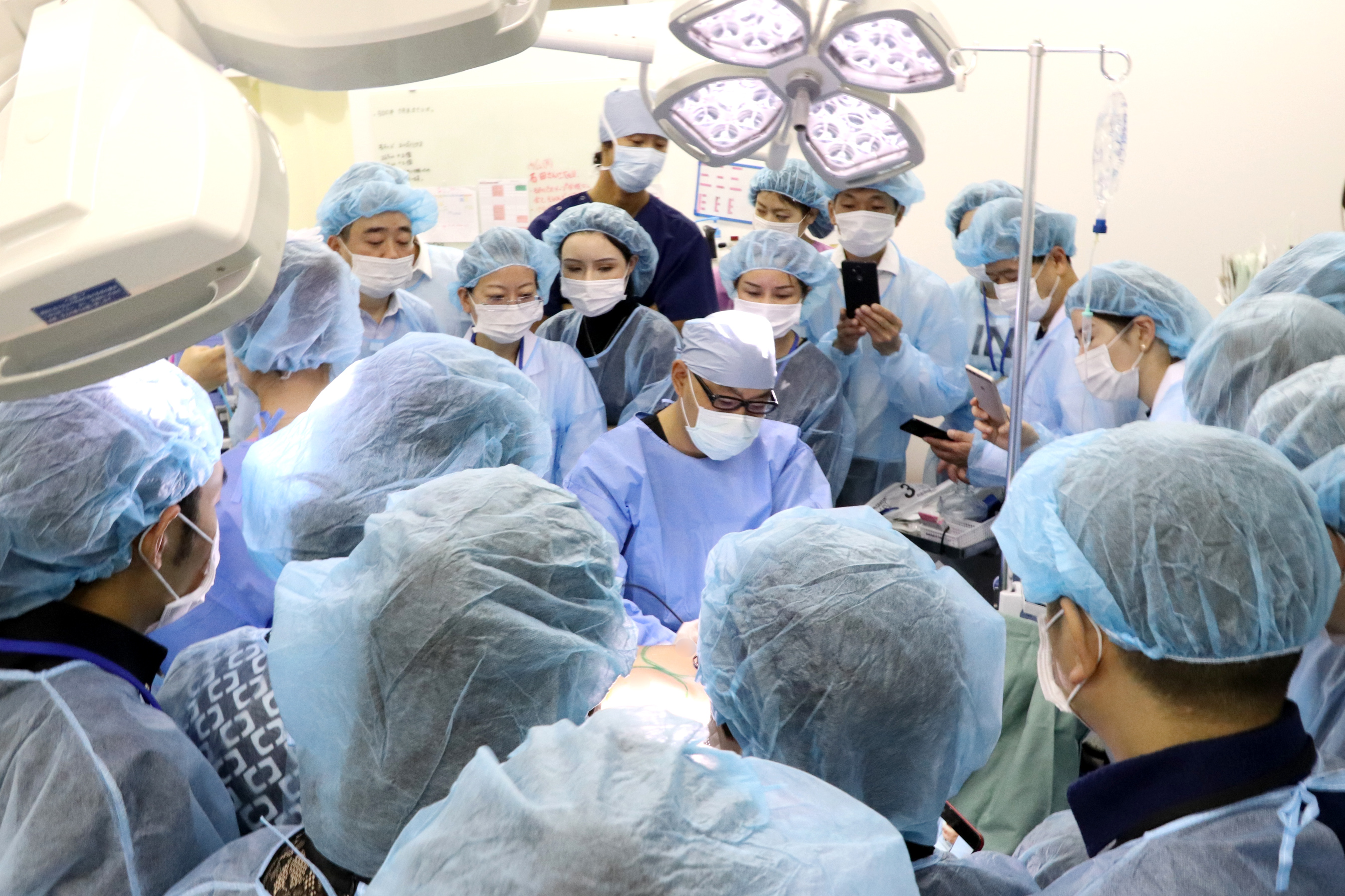 2018年10月23日・24日、中国医師団の方々が東京美容外科へ視察にいらっしゃいました。